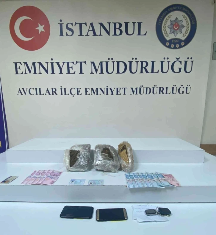 Otomobil bagajı uyuşturucu zulası çıktı
