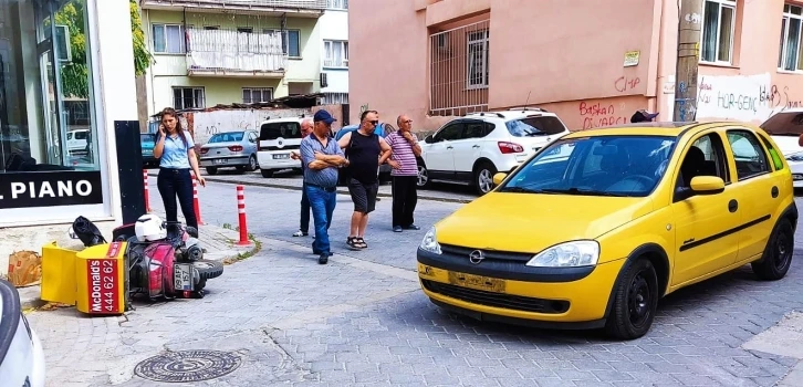 Otomobil ile motosiklet kafa kafaya çarpıştı: 1 yaralı
