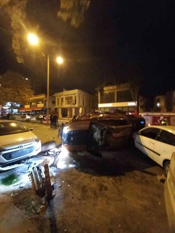 Otomobili ile 6 araca çarpıp durabildi
