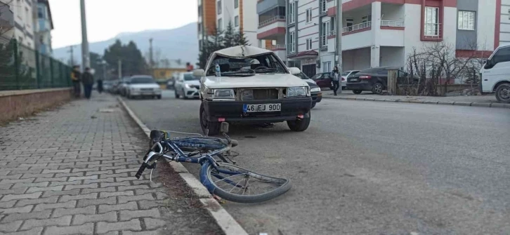 Otomobilin çarptığı bisikletli ağır yaralandı
