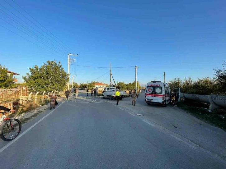 Otomobilin çarptığı bisikletli hayatını kaybetti
