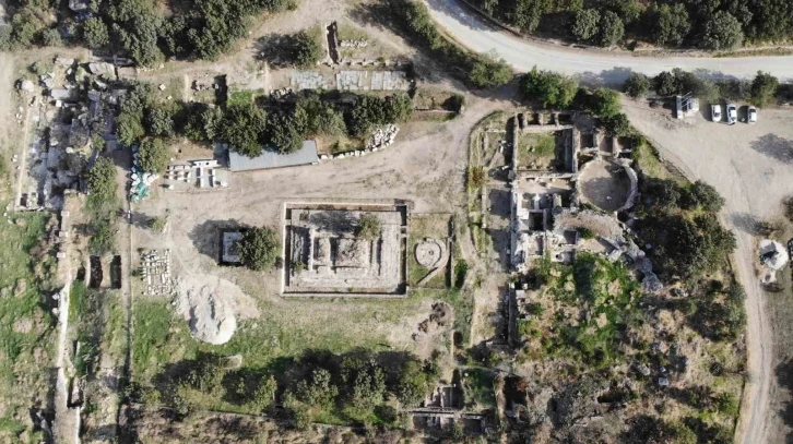 (Özel) 2400 yıl önceki ekonomik zorlukları kazıdaki iskeletlerden belirlediler
