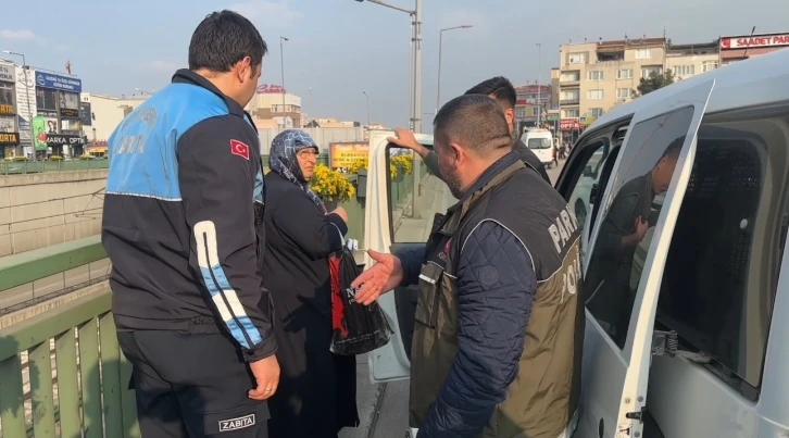 (Özel) Bursa’da dilenci operasyonu...Polis ve zabıta birer birer topladı
