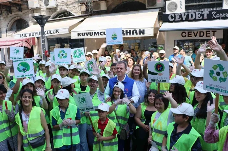 Özel çocuklardan çevre temizliği
