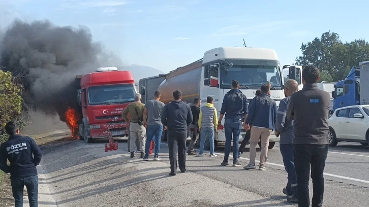 (Özel) Ne söndürme tüpleri yetti, ne de su tankeri
