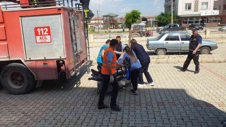 (ÖZEL) - Tatbikatta sağlık çalışanları oyunculuklarıyla göz doldurdu
