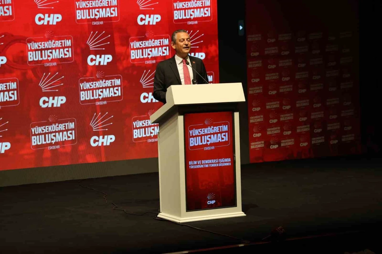 Özgür Özel: "Türkiye’de yaşanan bütün meseleler demokrasi sorunudur"
