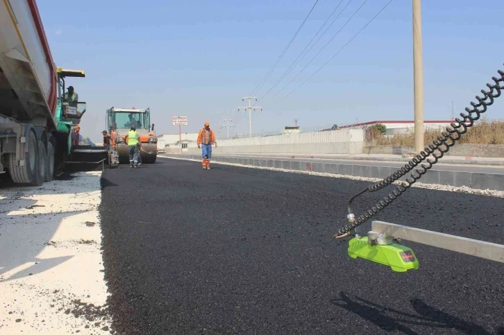 Özgürlük ve Çilek mahallelerindeki yenileme çalışmaları sürüyor
