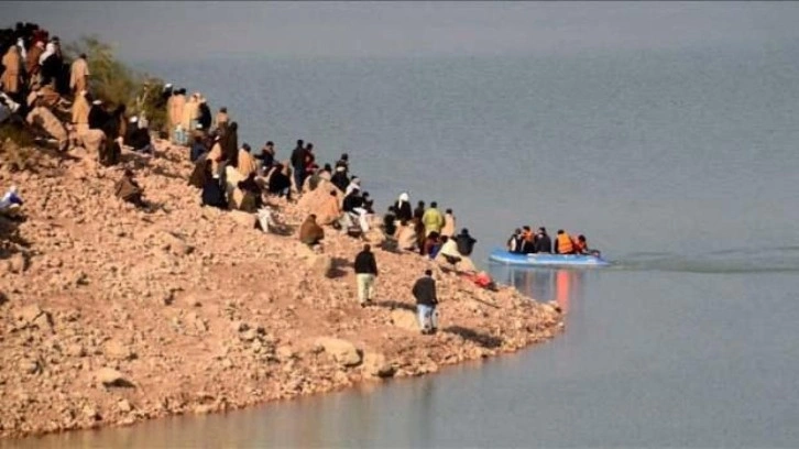 Pakistan'da bot alabora oldu: 51 ölü