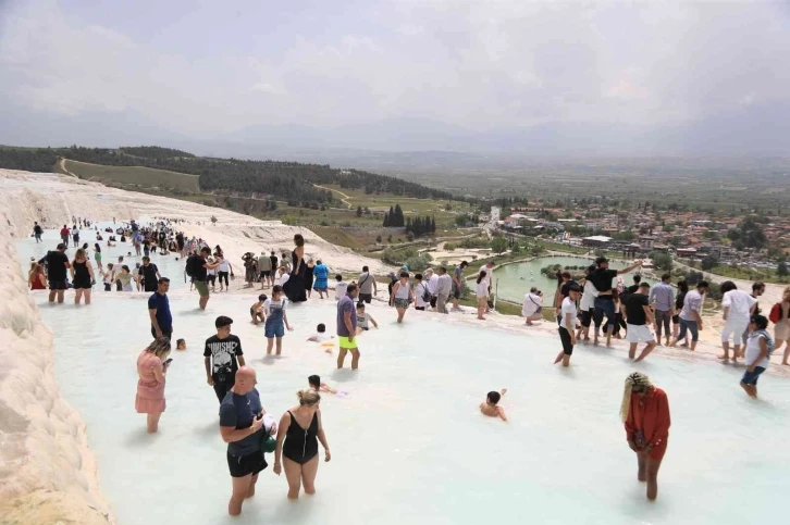 Pamukkale’de bayram bereketi
