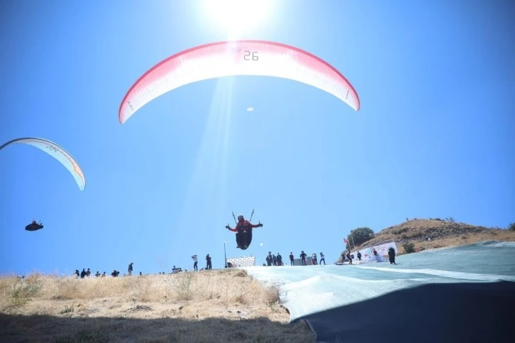 Paraşüt Şampiyonası’na ’olumsuz hava’ engeli
