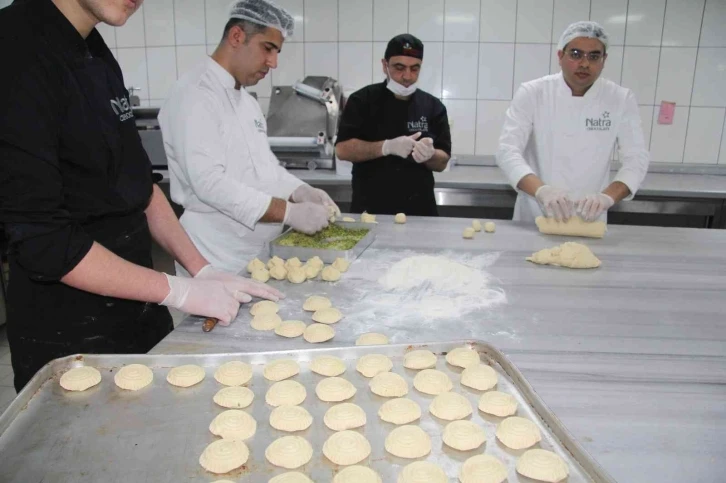 Pastanelerde bayramlık kuru pasta yoğunluğu
