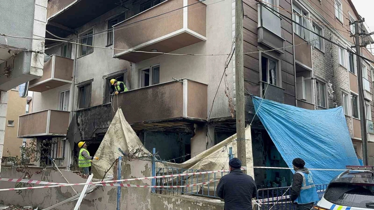 Patlamanın meydana geldiği binada hasarın şiddeti ortaya çıktı
