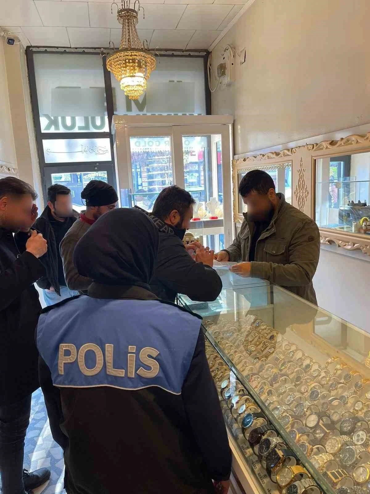 Patnos’ta dolandırıcılık olaylarının önlenmesine yönelik esnaf bilgilendirildi
