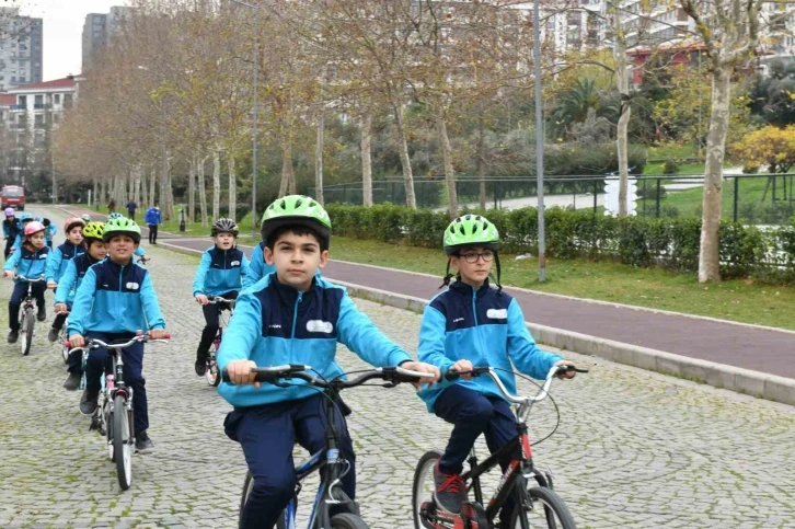 Pedallar spor için çevriliyor
