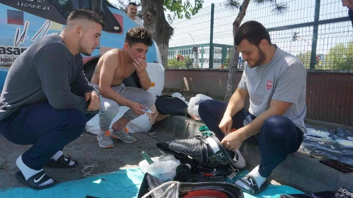 Pehlivanların kispetleri mesleğin son temsilcilerinin ellerinden çıkıyor
