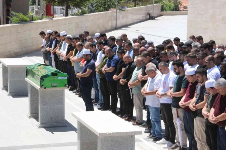 Pencereden düşerek hayatını kaybeden 5 yaşındaki Kuzey’e acı veda
