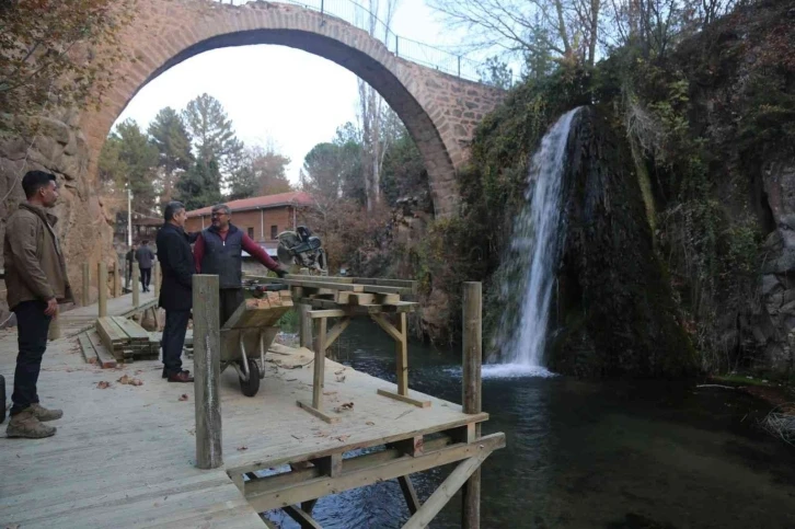 Pepouza ile Clandras Köprüsü arasında 5,5 kilometrelik yürüyüş yolu yapılıyor
