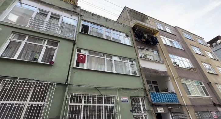 Perde takarken 3. kattan düştü
