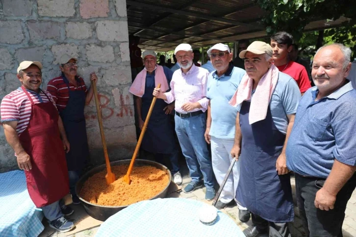 Pilav şenliğine vatandaşlardan yoğun ilgi
