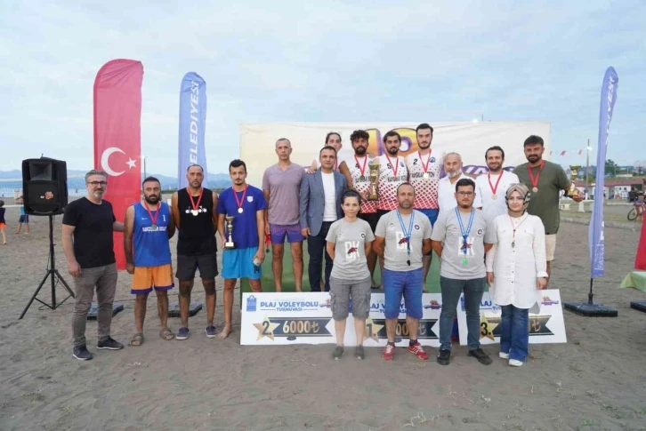 Plaj voleybolu şampiyonu Fatsa Anadolu Lisesi oldu
