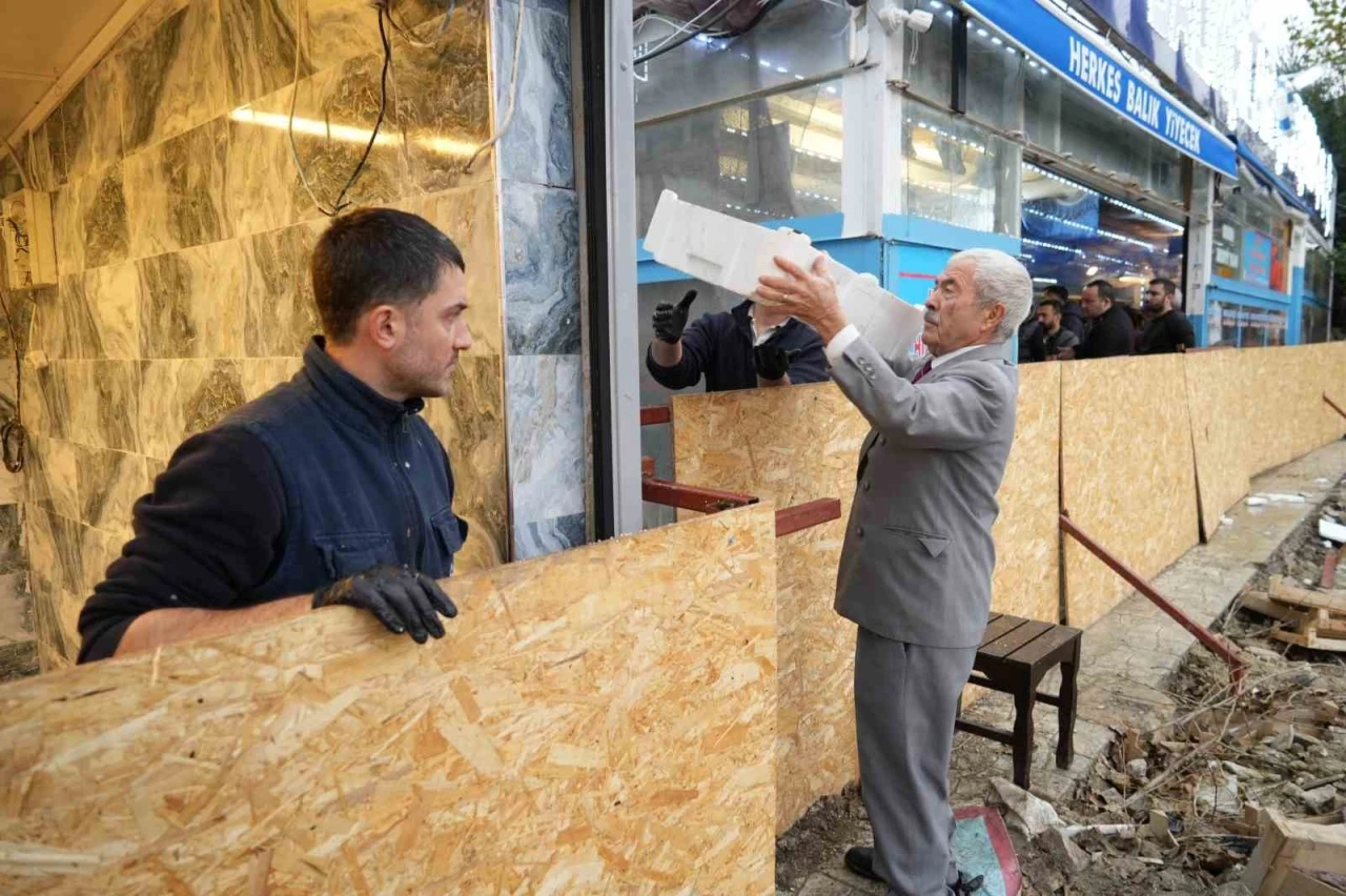 Plaza hayalini suya düşüren esnafa, İBB Başkanı Ekrem İmamoğlu’ndan ceza
