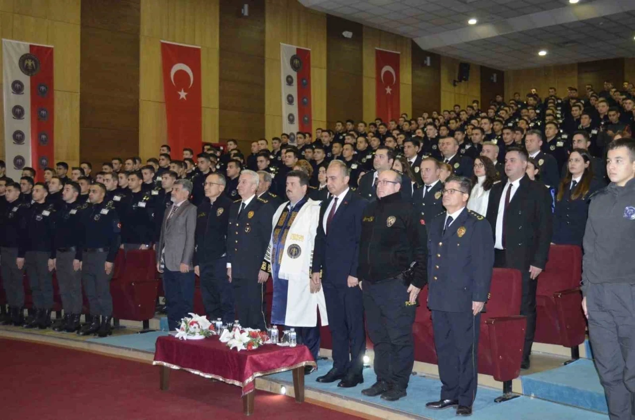 Polis Akademisi Başkanı Balcı, PMYO öğrencileriyle bir araya geldi
