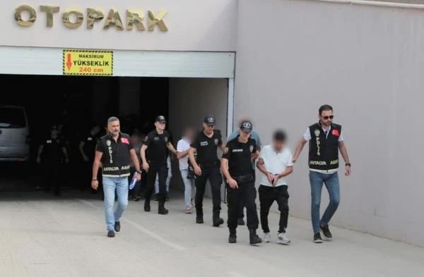 Polis aranan 45 kişiyi yakaladı