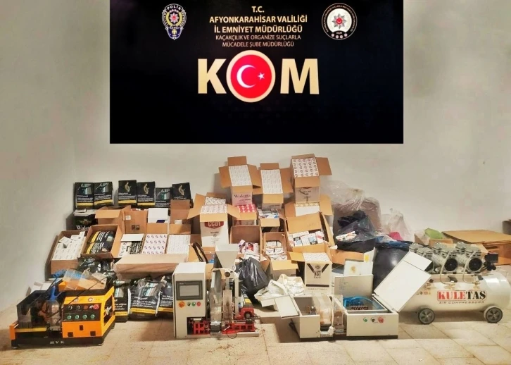 Polis baskında binlerce adet kaçak makaron ele geçirildi
