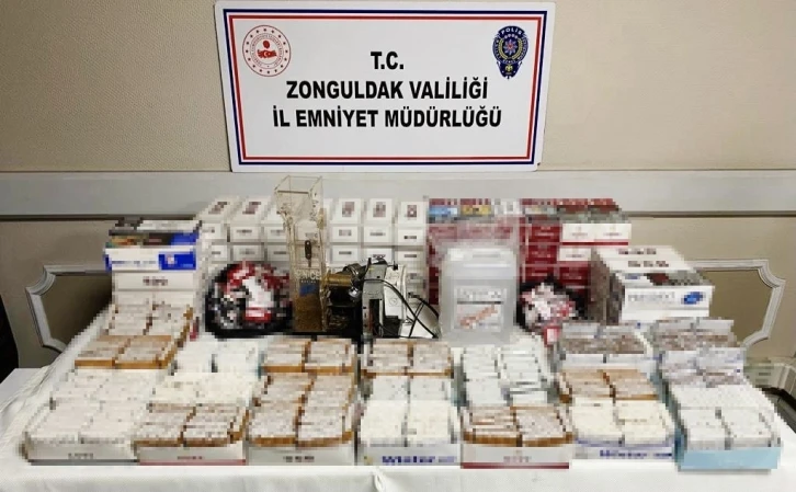 Polis baskınında litrelerce kaçak alkol ele geçirildi
