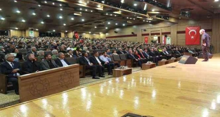 Polis Başmüfettişi Sula ile eski TEM Daire Başkanı Aslan’dan polislerle söyleşi