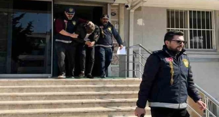 Polis görünümlü dolandırıcı suçüstü yakalandı