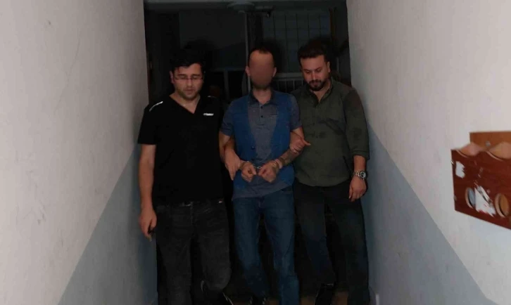 Polis silahla yaralama şüphelisini binanın çatısında yakaladı
