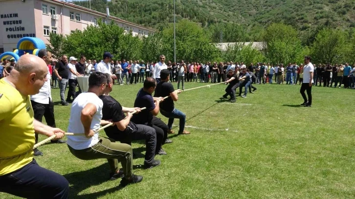 Polisler bahar şenliğinde stres attı
