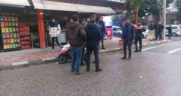 Polislere mukavemette bulunan 3 kişi gözaltına alındı