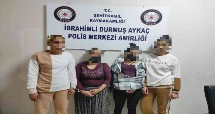 Polisten kaçarken çaldıkları parayı etrafa saçan 4 şüpheli yakalandı