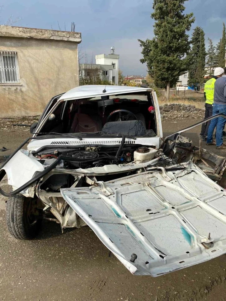 Polisten kaçıp kaza yapan sürücü ehliyetsiz çıktı
