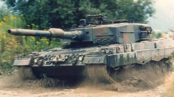 Polonya'dan Almanya'ya Leopard tankları çağrısı