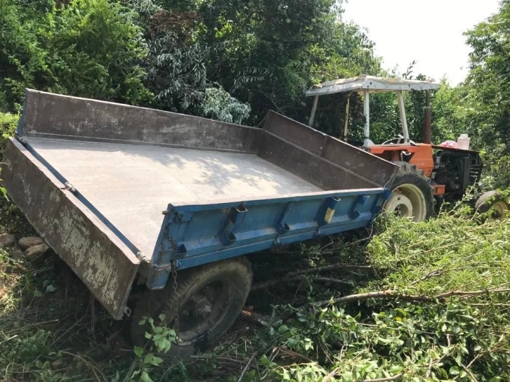 Portakal bahçesine uçan traktörün sürücüsü yaralandı
