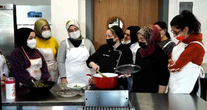 Prof. Dr. Aleaddin Yavaşça Eğitim ve Sanat Merkezi çalışmalarını sürdürüyor