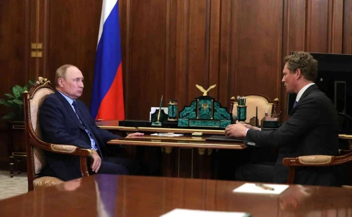 Putin’den Batı’ya mesaj: "Çıkarılan sorunlara rağmen petrol ve gaz gelirlerimiz artıyor"
