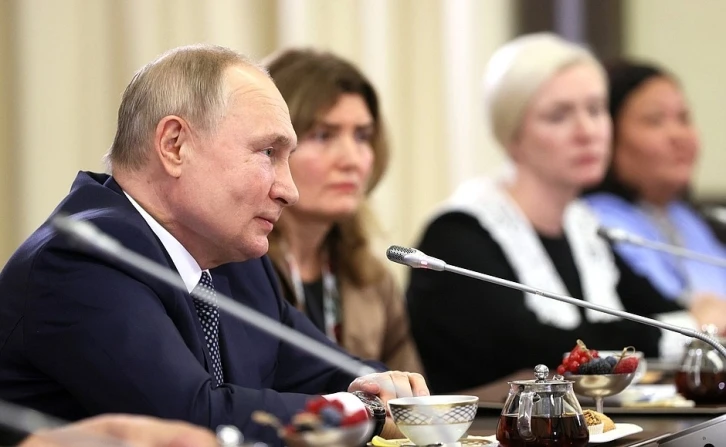 Putin, Ukrayna’da savaşan askerlerin anneleriyle bir araya geldi
