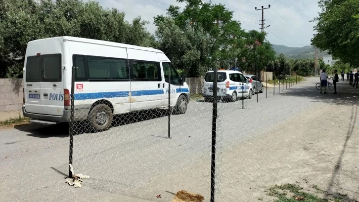 "Dedemden miras kaldı" dediği yolu tel örgüyle kapattı
