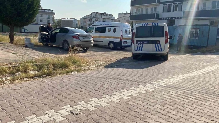 "Dur" ihtarına uymadı, polis memuruna çarpıp kaçtı
