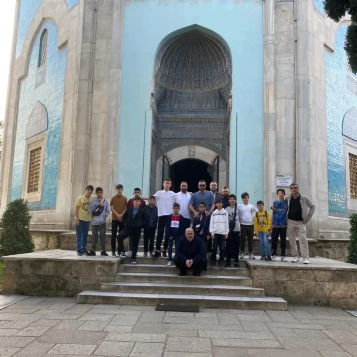 "Gençliğe Değer Projesi" ile Bursa gezisi düzenlendi
