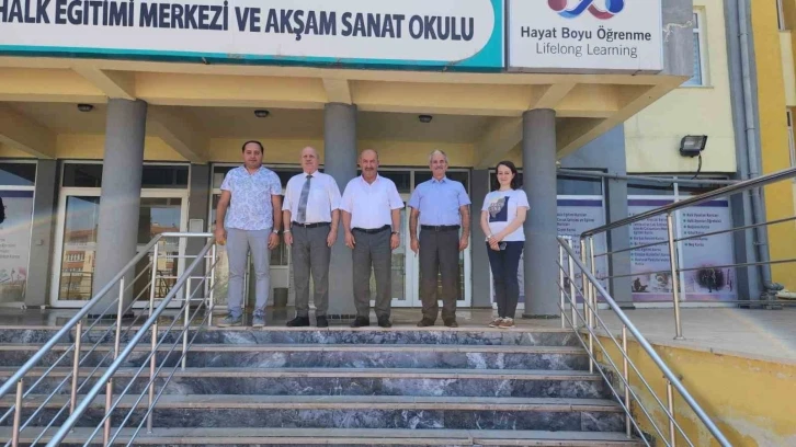 "HEM, toplumun her kesimine hitap eden eğitim programları ile önemli bir hizmet sunuyor"
