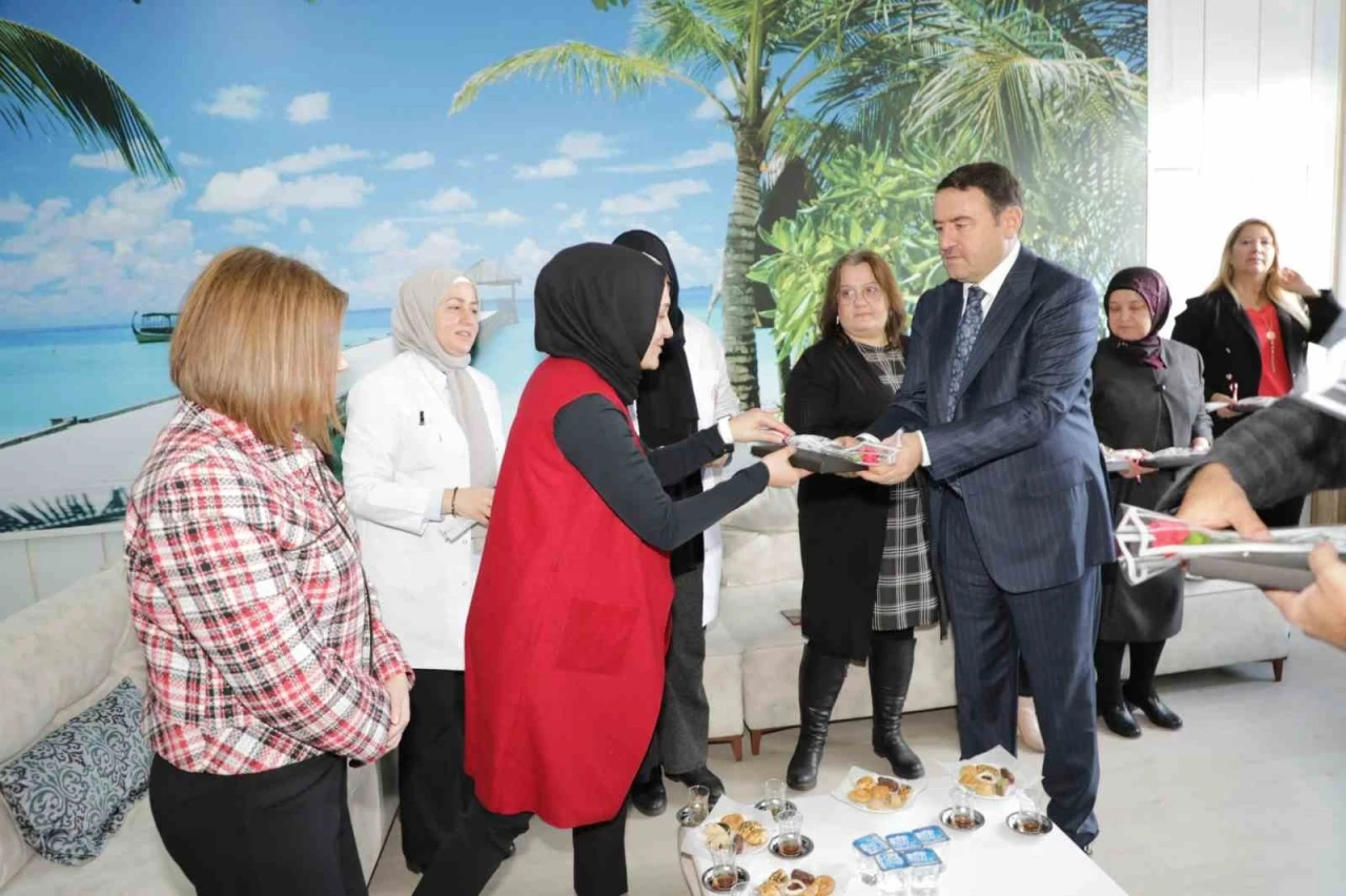 &quot;Öğretmenler, aynı zamanda çocukların hayatına yön veren en değerli rehberlerdir&quot;
