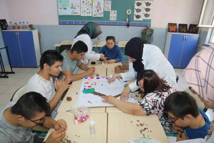 "Özel Genç KOMEK" özel öğrencilerin gelişimine katkı sağlıyor
