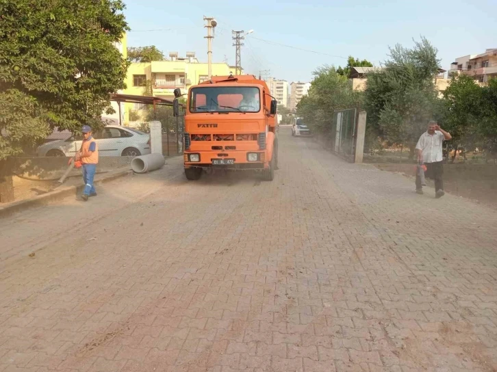 "Temiz Kozan” ile mahalleler ve sokaklar temizleniyor
