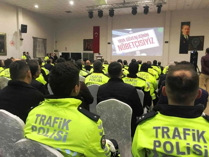 "Trafik Birim Amirleri Bölge Değerlendirme Toplantısı" Konya’da yapıldı
